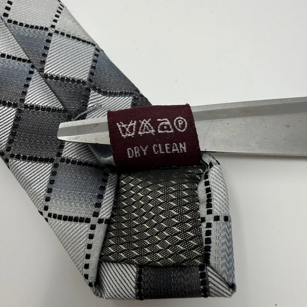 Covington Mens Grey Silver Black Geometric Diamond Pattern Silk Look Necktie